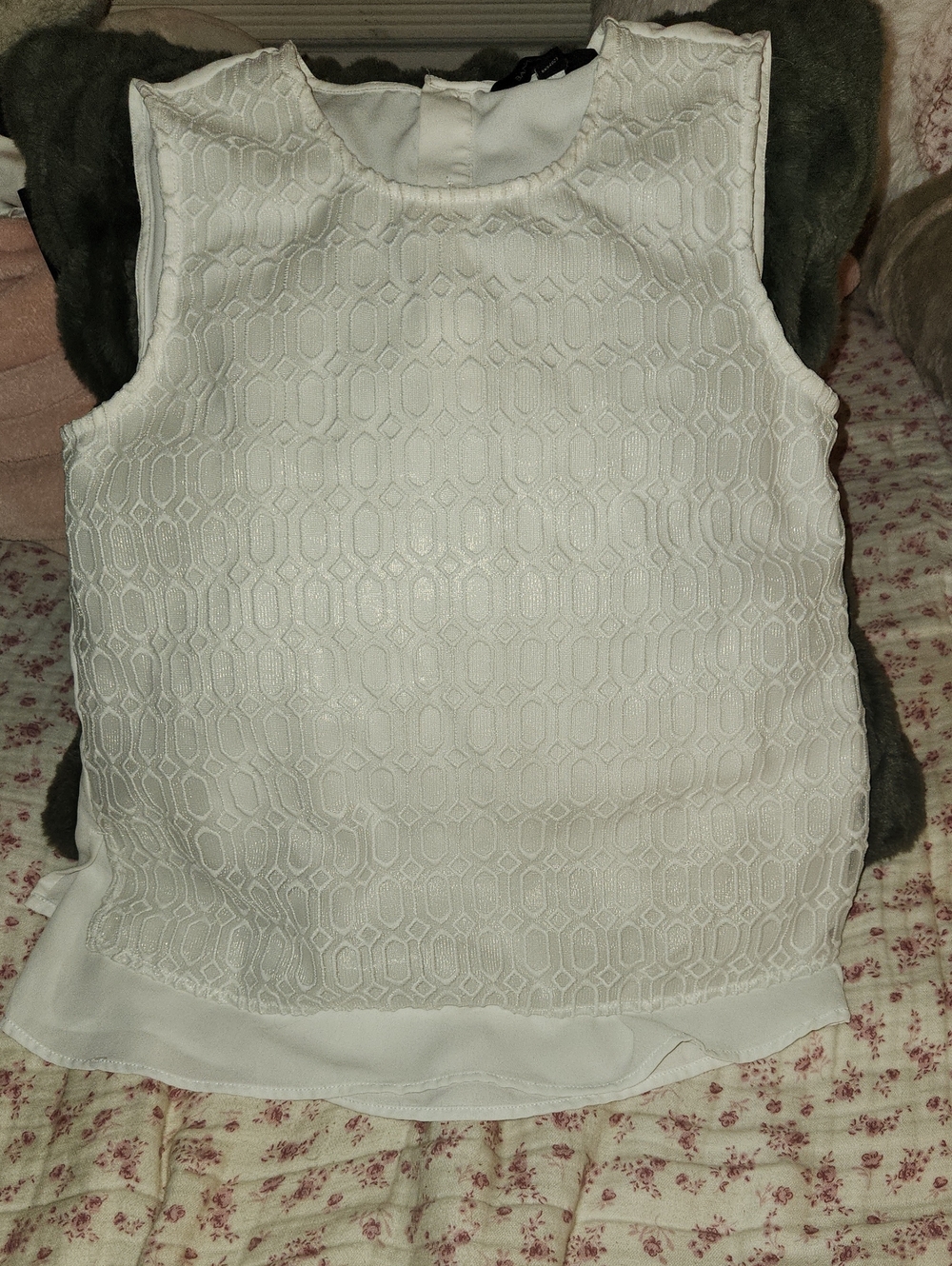 Banana Republic White Textured Sleeveless Camisole